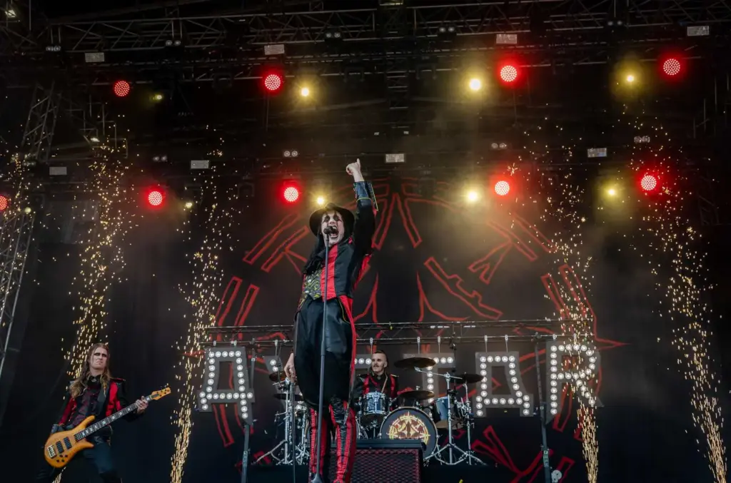 Winning Over the American Rock Scene - Avatar UK Store